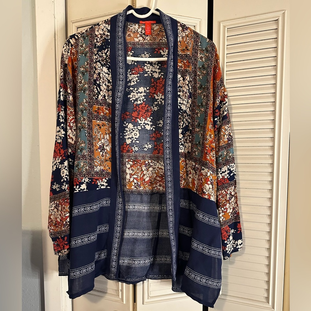 EUC Oversized Floral patterned lightweight Open Cardigan Size Medium